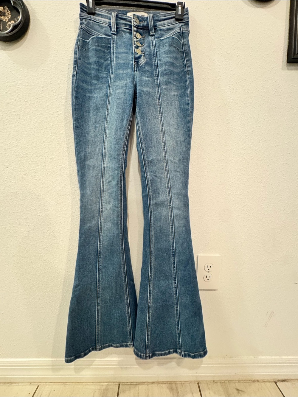 Flying Monkey size 25 Medium Blue High-Rise Bell/Flare Jeans